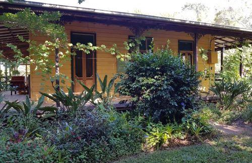 Gleniffer House | 260 m² House ∙ 4 bedrooms ∙ 10 guests