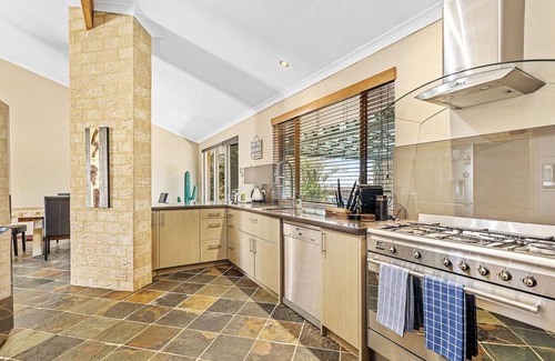 Ocean Reef House | 274 m² House ∙ 5 bedrooms ∙ 10 guests