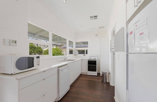 Victor Harbor House | 28 Ozone Street, Victor Harbor