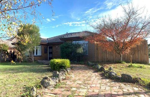 Ferntree Gully Apartment | 280 m² Apartment ∙ 4 bedrooms ∙ 9 guests