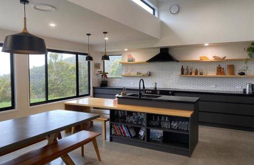 Lower Snug House | 280 m² House ∙ 5 bedrooms ∙ 12 guests