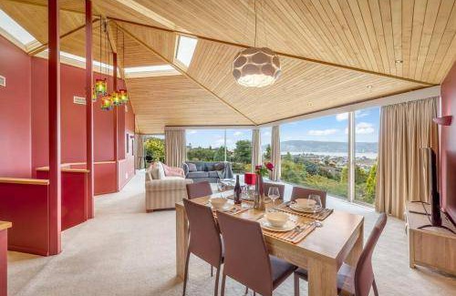 Bellerive House | 288 m² House ∙ 4 bedrooms ∙ 8 guests