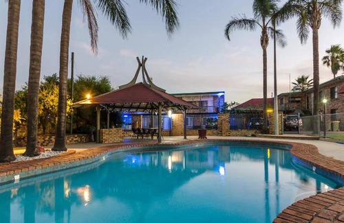 Warwick Hotel | 29 m² Motel ∙ 8 guests
