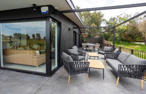 Caversham House | 290 m² House ∙ 4 bedrooms ∙ 8 guests