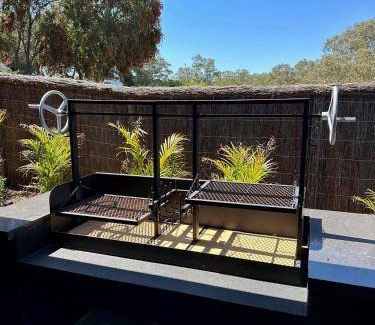 Caversham House | 290 m² House ∙ 4 bedrooms ∙ 8 guests