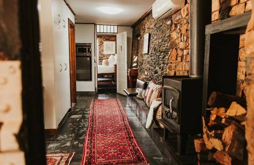 Mintaro Villa | 290 m² Villa ∙ 3 bedrooms ∙ 6 guests