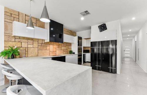 Mount Gambier Apartment | 300 m² Apartment ∙ 3 bedrooms ∙ 8 guests