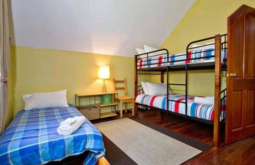 Redgate House | 300 m² House ∙ 1 bedroom ∙ 9 guests