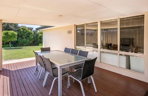 Dunsborough House | 300 m² House ∙ 5 bedrooms ∙ 8 guests