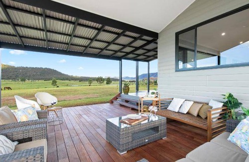 Broke House | 323 m² House ∙ 5 bedrooms ∙ 11 guests