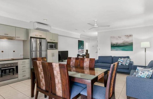 Trinity Beach Apartment | 331 m² Serviced apartment ∙ 4 bedrooms ∙ 127 guests