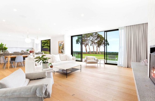 Red Hill South House | 346 m² House ∙ 5 bedrooms ∙ 12 guests