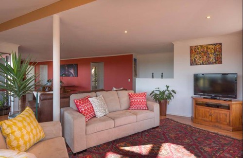 Booroobin House | 350 m² House ∙ 4 bedrooms ∙ 10 guests