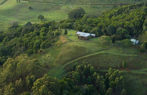 Booroobin House | 350 m² House ∙ 4 bedrooms ∙ 10 guests