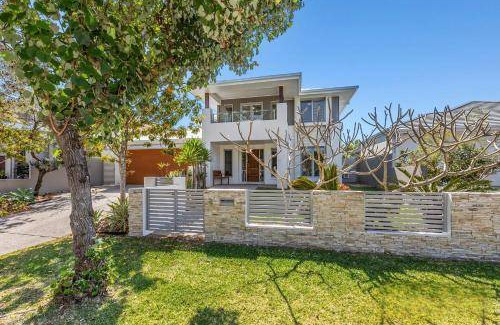 Kingscliff House | 395 m² House ∙ 5 bedrooms ∙ 10 guests