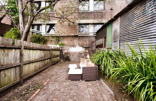 Redfern House | 3BR Home Prime Location Redfern