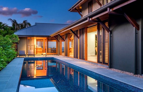 Flametree House | 408 m² House ∙ 3 bedrooms ∙ 6 guests