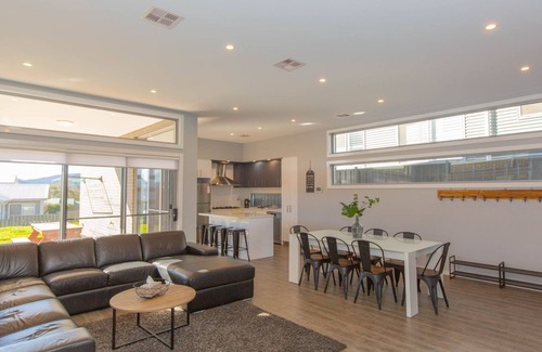 Jindabyne House | 43B Twynam Street - The Falls on Twynam