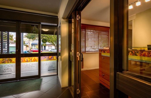 East Melbourne Apartment | 45 m² Serviced apartment ∙ 127 guests