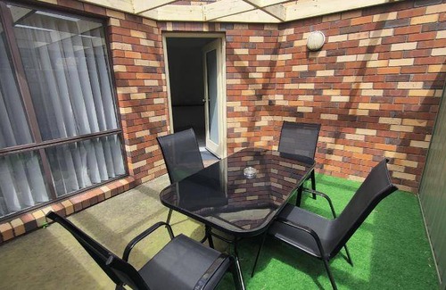 West Wodonga Hotel | 47 m² Motel ∙ 3 bedrooms ∙ 9 guests