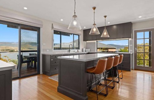 East Jindabyne House | 470 m² House ∙ 6 bedrooms ∙ 14 guests