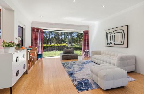 Parkinson House | 4BSpacious Cozy Family Entertained home at Parkinson