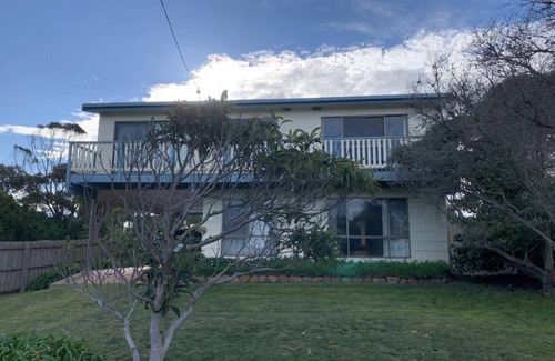 Cape Paterson House | 5 mins walk to beach, space for two families