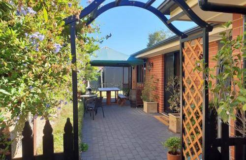 Mount Barker Apartment | 50 m² Apartment ∙ 1 bedroom ∙ 2 guests