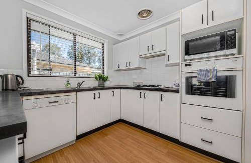 West Gosford House | 500 m² House ∙ 3 bedrooms ∙ 6 guests