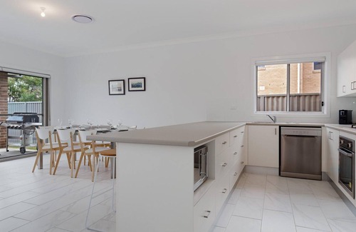 Fingal Bay House | 5b Bent Street - LARGE HOUSE WITH DUCTED AIR CON, WIFI & FOXTEL