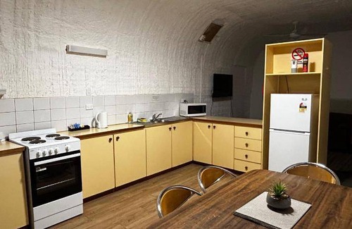 Coober Pedy Apartment | 60 m² Apartment ∙ 3 bedrooms ∙ 8 guests
