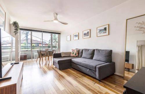 South Yarra Apartment | 60 m² Apartment ∙ 2 bedrooms ∙ 4 guests
