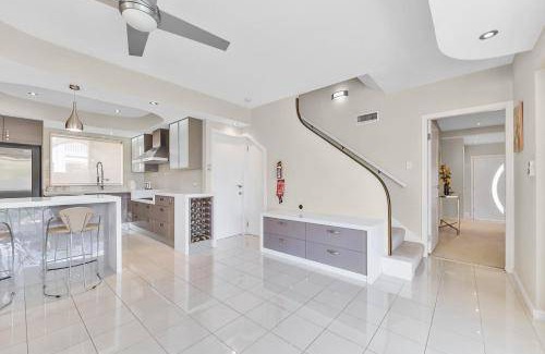 Sylvania Waters House | 600 m² House ∙ 4 bedrooms ∙ 8 guests