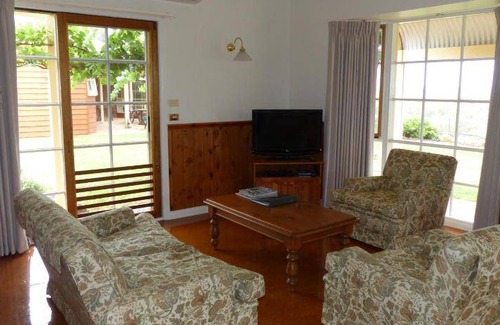 Yelta House | 64 m² House ∙ 2 bedrooms ∙ 5 guests