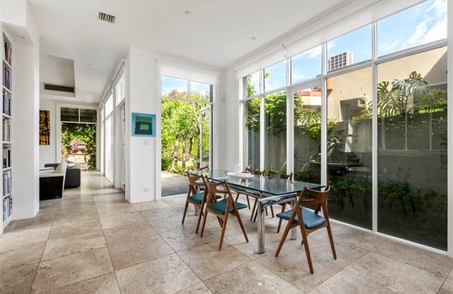 St Kilda West House | 646 m² House ∙ 3 bedrooms ∙ 6 guests