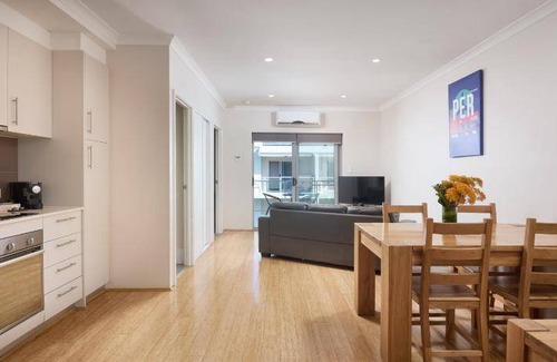Perth Apartment | 68 m² Serviced apartment ∙ 2 bedrooms ∙ 127 guests