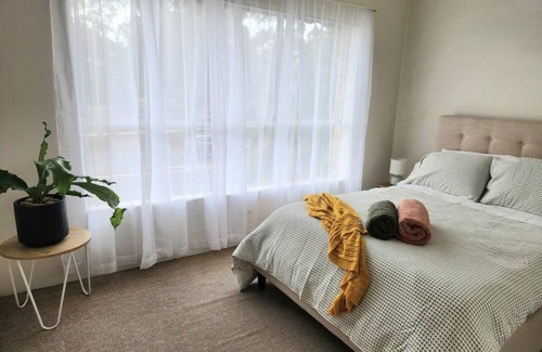 Williamstown Apartment | 70 m² Apartment ∙ 2 bedrooms ∙ 4 guests