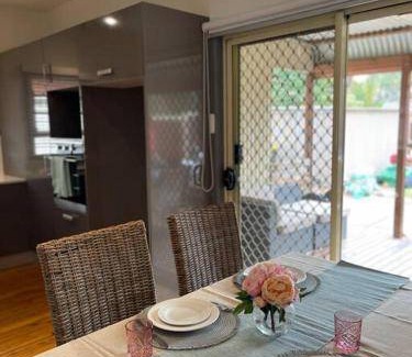 Blacktown House | 70 m² House ∙ 2 bedrooms ∙ 4 guests