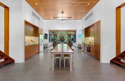 Flametree House | 727 m² House ∙ 8 bedrooms ∙ 16 guests