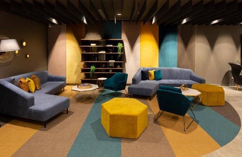 Belconnen Hotel | 73 m² Hotel ∙ 127 guests