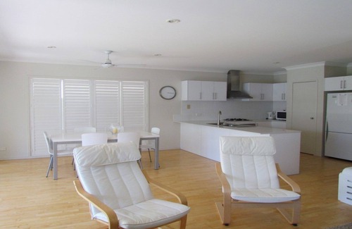 Moffat Beach House | 77 Roderick St Moffat Beach QLD