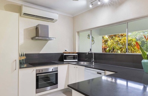 Port Douglas House | 79 Reef Resort | Private Villa Close to Beach