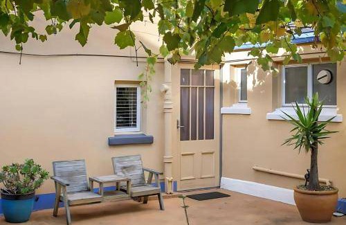 North Hobart Apartment | 80 m² Apartment ∙ 2 bedrooms ∙ 4 guests