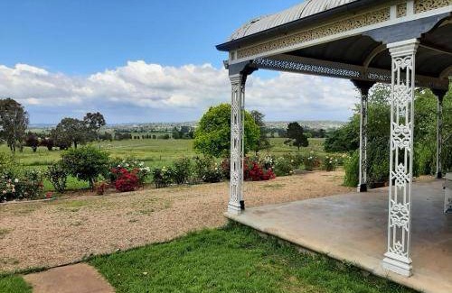 Eglinton Apartment | 80 m² Apartment ∙ 2 bedrooms ∙ 4 guests