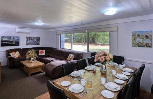 Porepunkah Resort | 80 m² Resort ∙ 3 bedrooms ∙ 9 guests