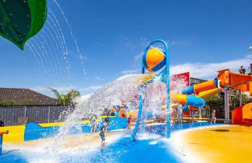 Mildura Resort | 80 m² Resort ∙ 3 bedrooms ∙ 8 guests
