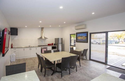 Mildura Resort | 80 m² Resort ∙ 3 bedrooms ∙ 8 guests