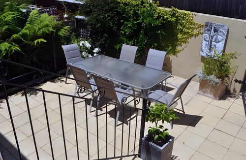 South Hobart Apartment | 80 m² Serviced apartment ∙ 2 bedrooms ∙ 6 guests