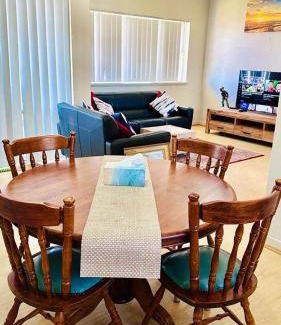 Kalgoorlie Apartment | 85 m² Serviced apartment ∙ 3 bedrooms ∙ 4 guests