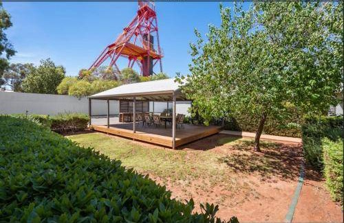 Kalgoorlie Apartment | 85 m² Serviced apartment ∙ 3 bedrooms ∙ 4 guests